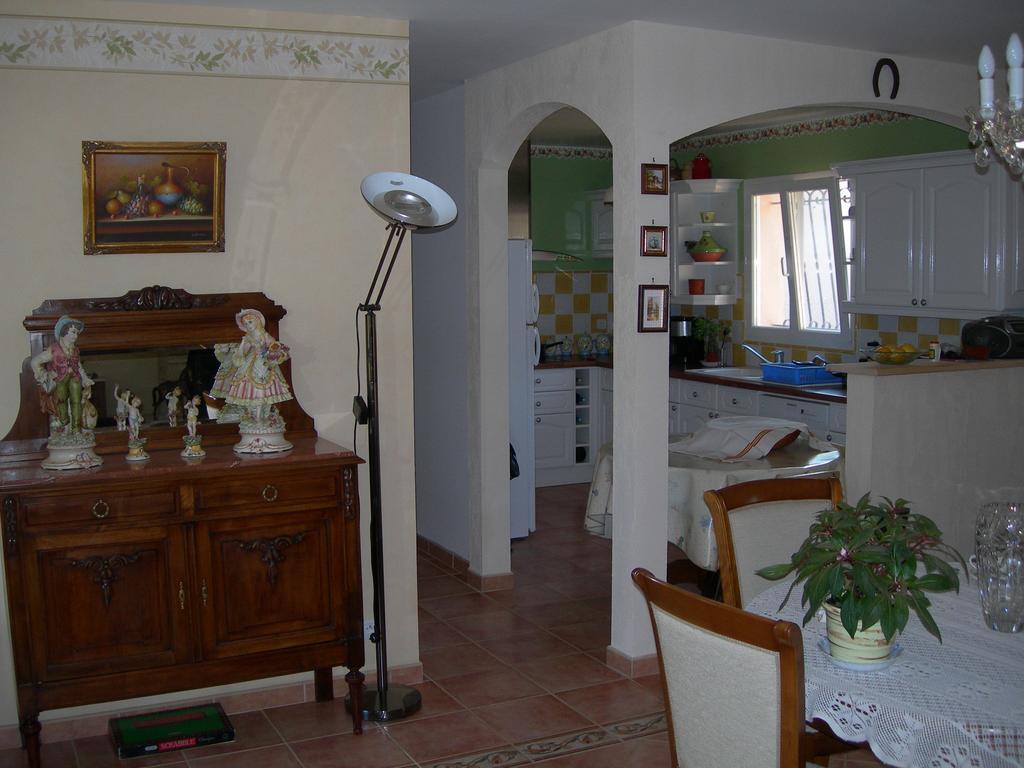 B&B Villa Les Tamaris Régusse Exteriör bild