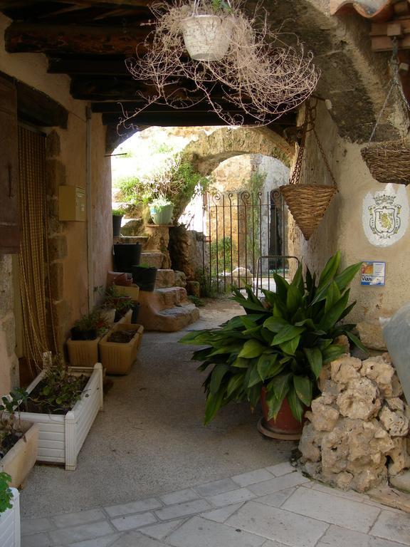 B&B Villa Les Tamaris Régusse Exteriör bild