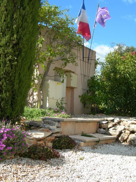 B&B Villa Les Tamaris Régusse Exteriör bild