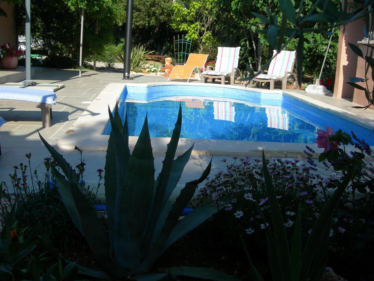 B&B Villa Les Tamaris Régusse Exteriör bild