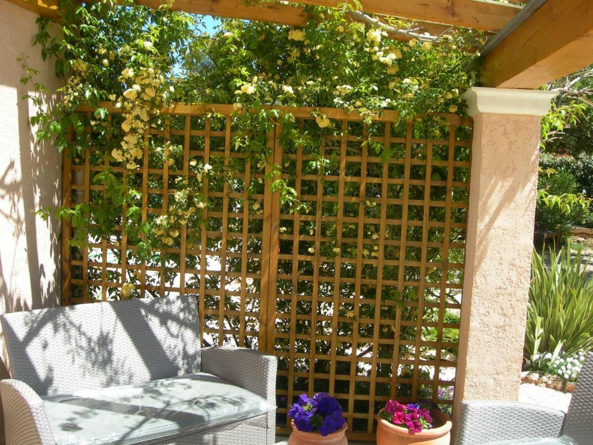 B&B Villa Les Tamaris Régusse Exteriör bild